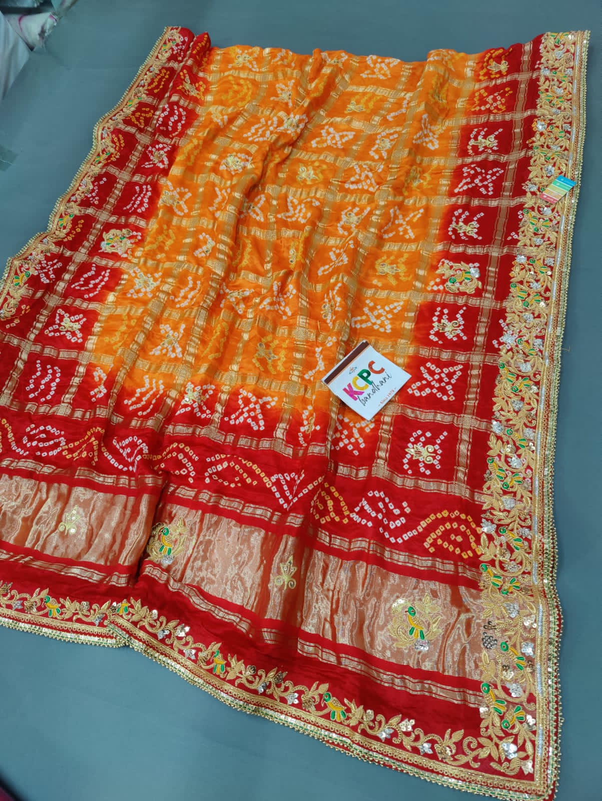 Latest Trending Pure Gaji Silk Bandhani Jardozi Work Ghatchola Chunri Pila Odhna In Aara Tari