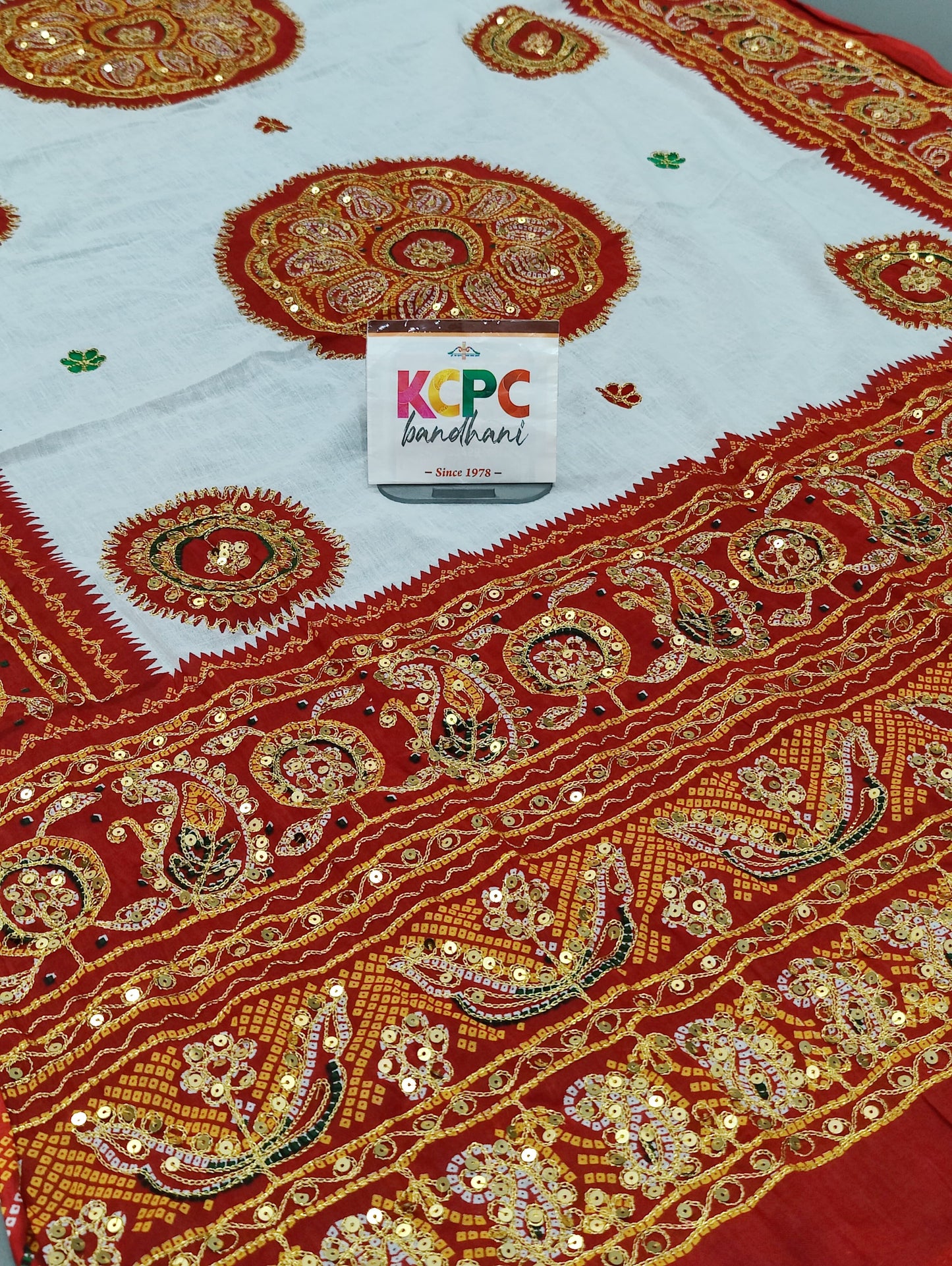 New Pure Cotton Designer bandhani Aaratari work panetar style dupatta Red-White