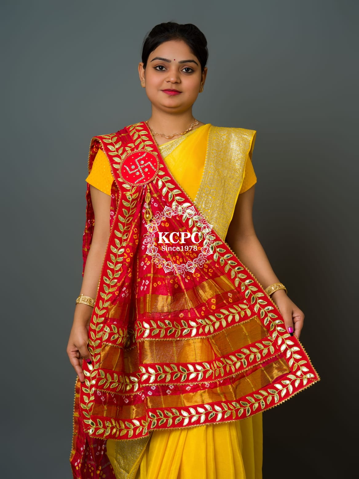 Latest Marwadi Chunri Bandhej Ghatchola Gotapatti Work Stole.