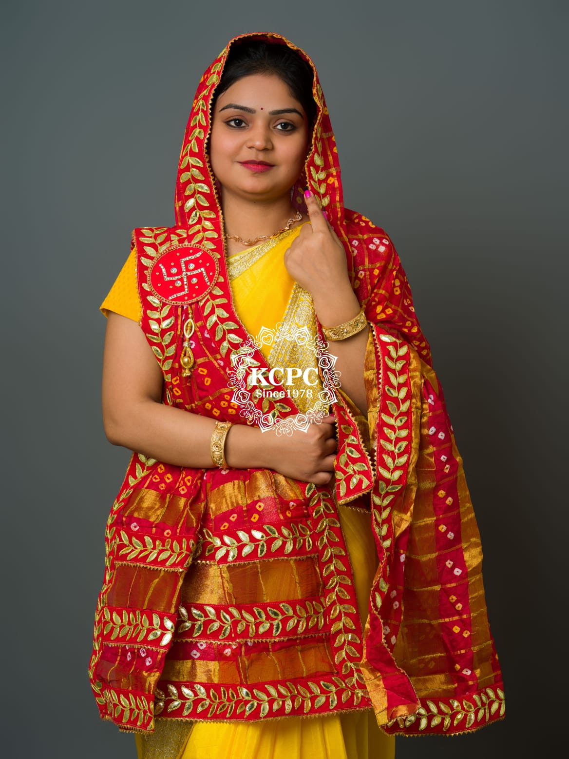 Latest Marwadi Chunri Bandhej Ghatchola Gotapatti Work Stole.