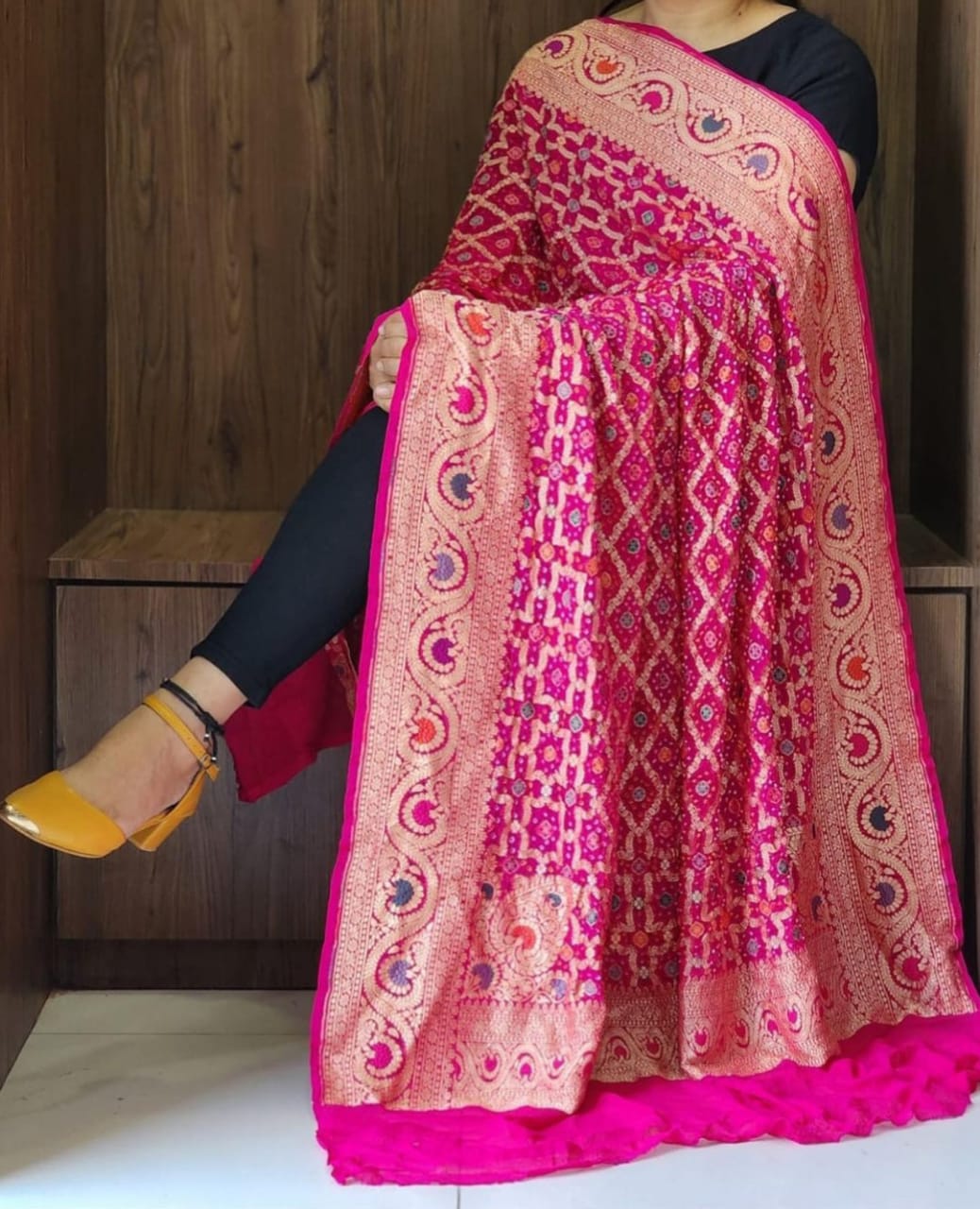 Pure Khaddi Georgette Meenakari Bandhj Duptta Kcpc Or Pink Dupatta