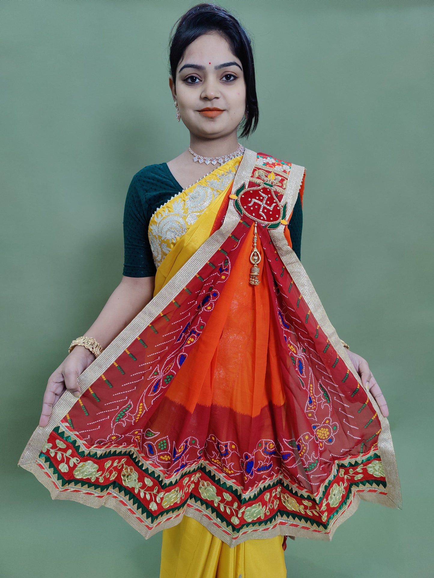 Traditional Renial moss marwadi piliya broach odhna stole