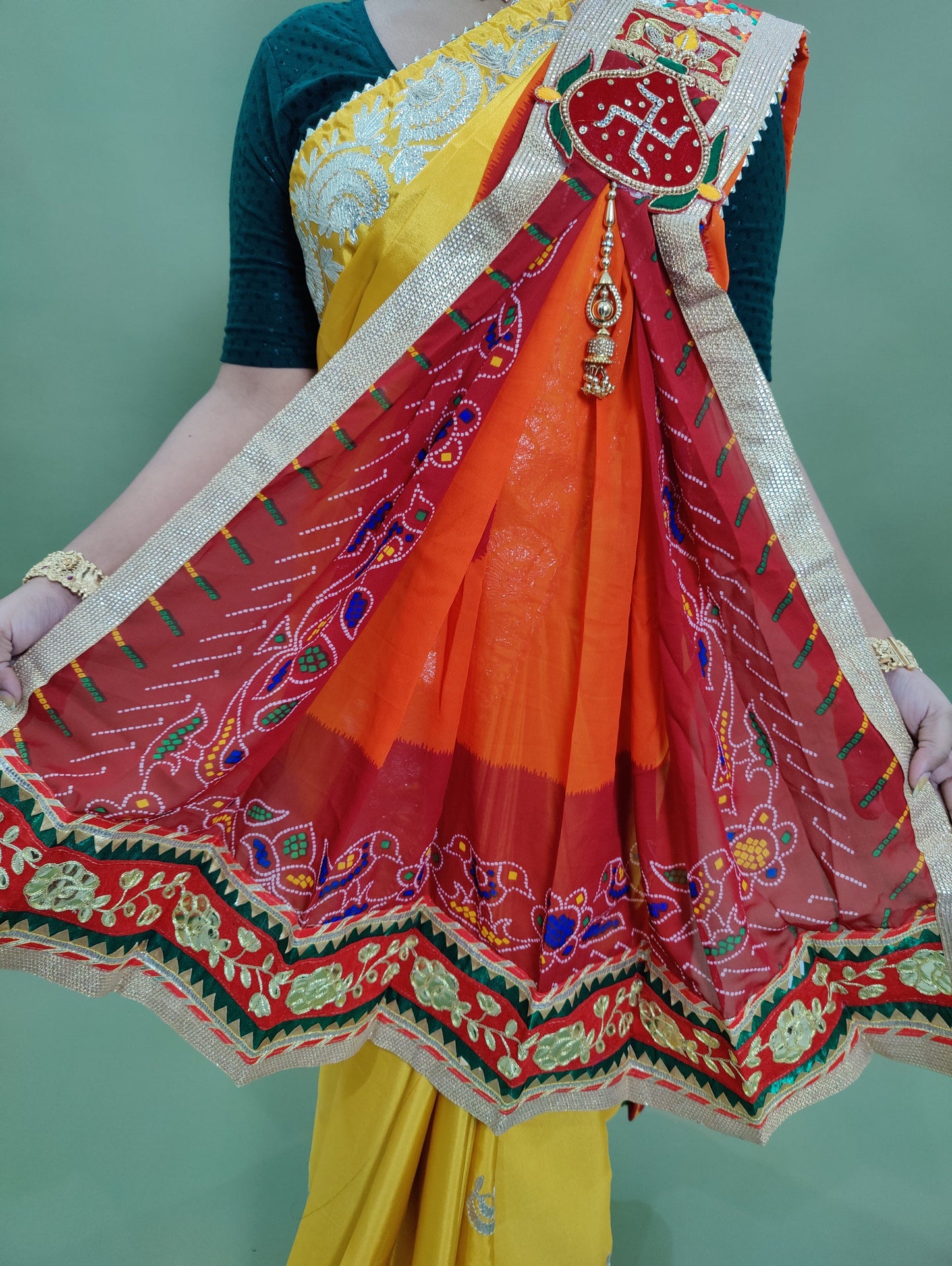 Traditional Renial moss marwadi piliya broach odhna stole