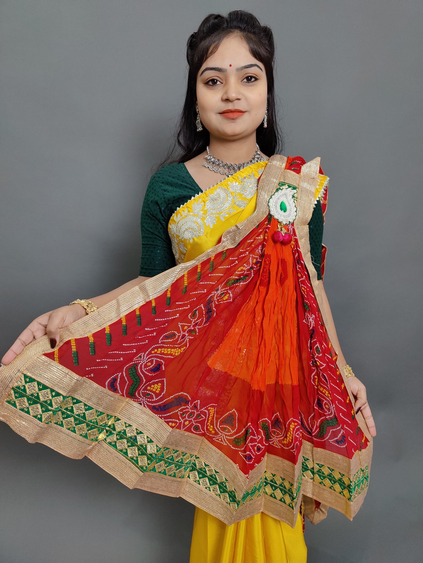 Latest Rajsthani marwadi pure Georgette piliya broach odhna stole