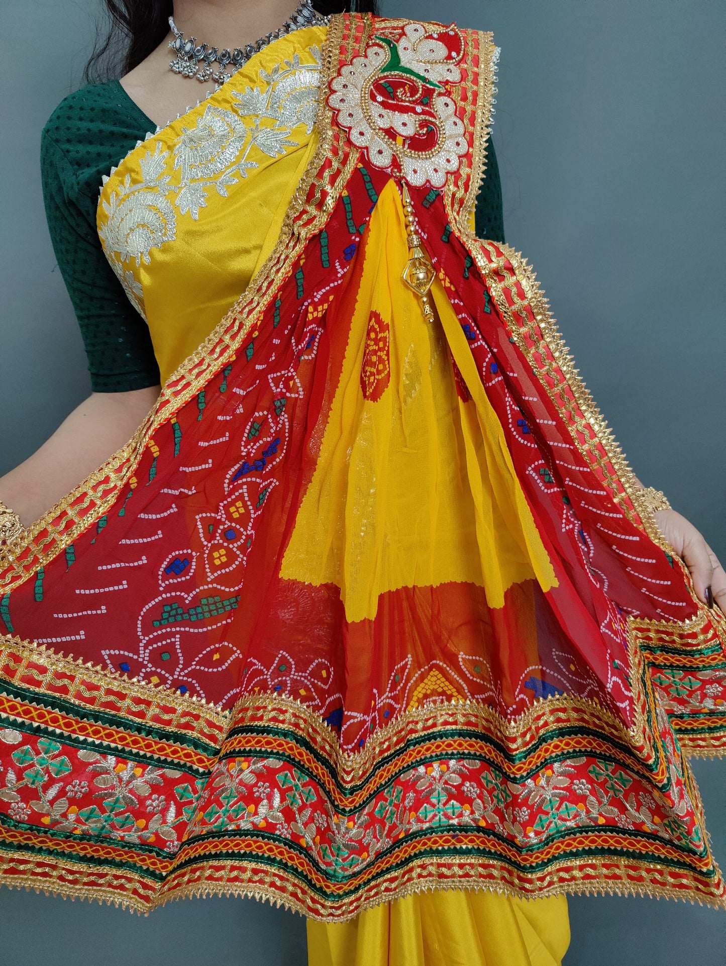 New Rajsthani marwadi pure Georgette broach pomcha odhna stole
