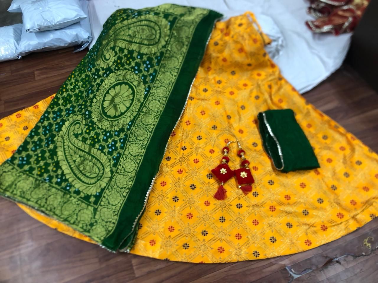 Beautiful Banarasi Silk Ghadchola Dupattaa With Gotta Lahenga .KML,OR