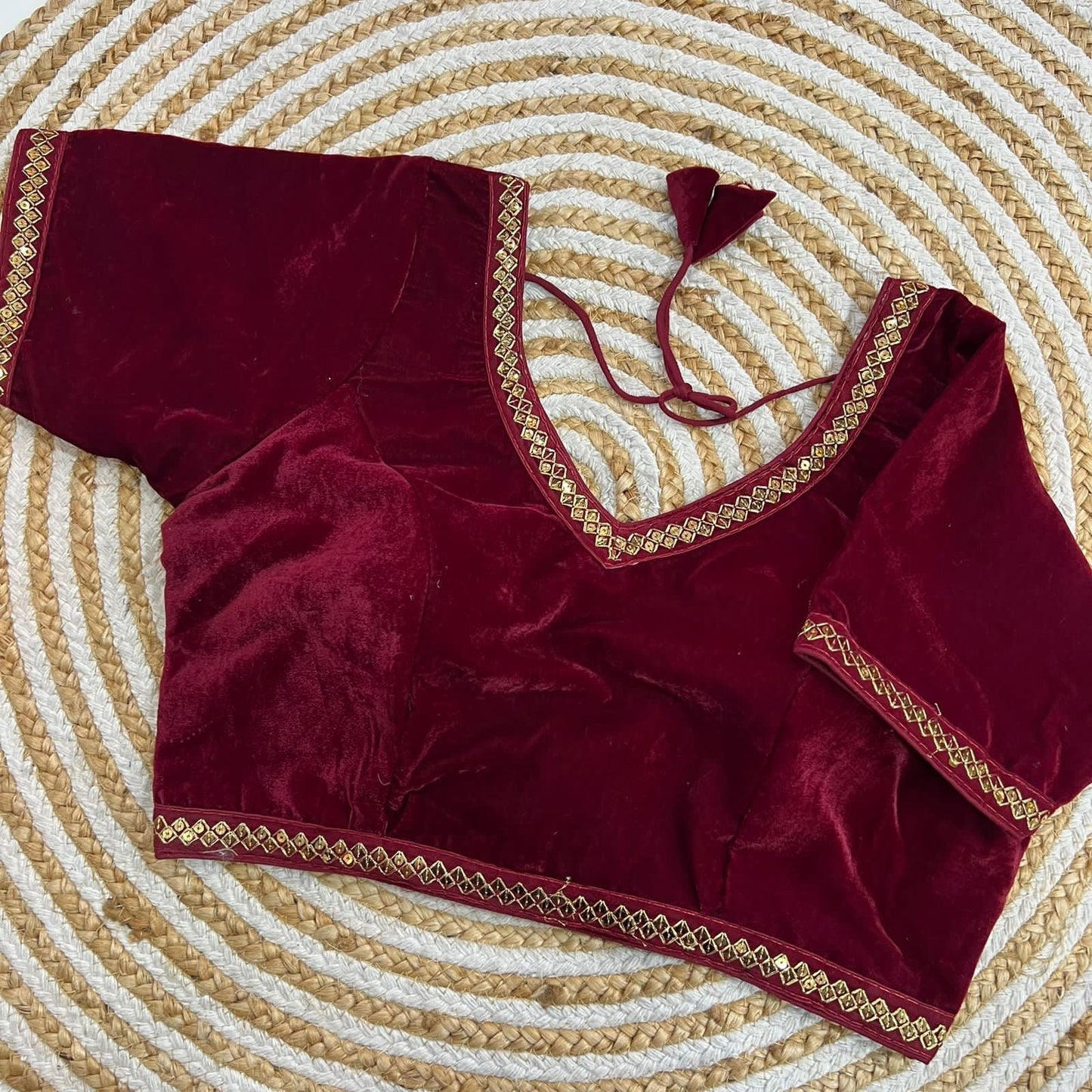 DECENT TYPE NINE THOUSAND VELVET BLOUSE OR , VJT