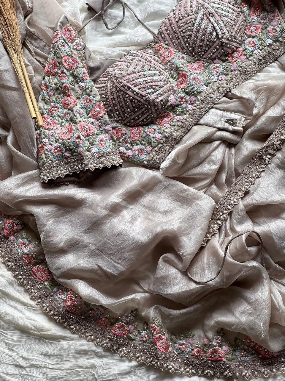 Ready to wear saree with ready made blouse 😍