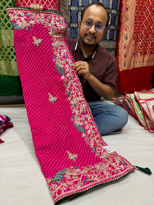 Pure Georgette Mothda Leheriya Beautiful Embroidery With Jari Work Peacock designer border Saree.