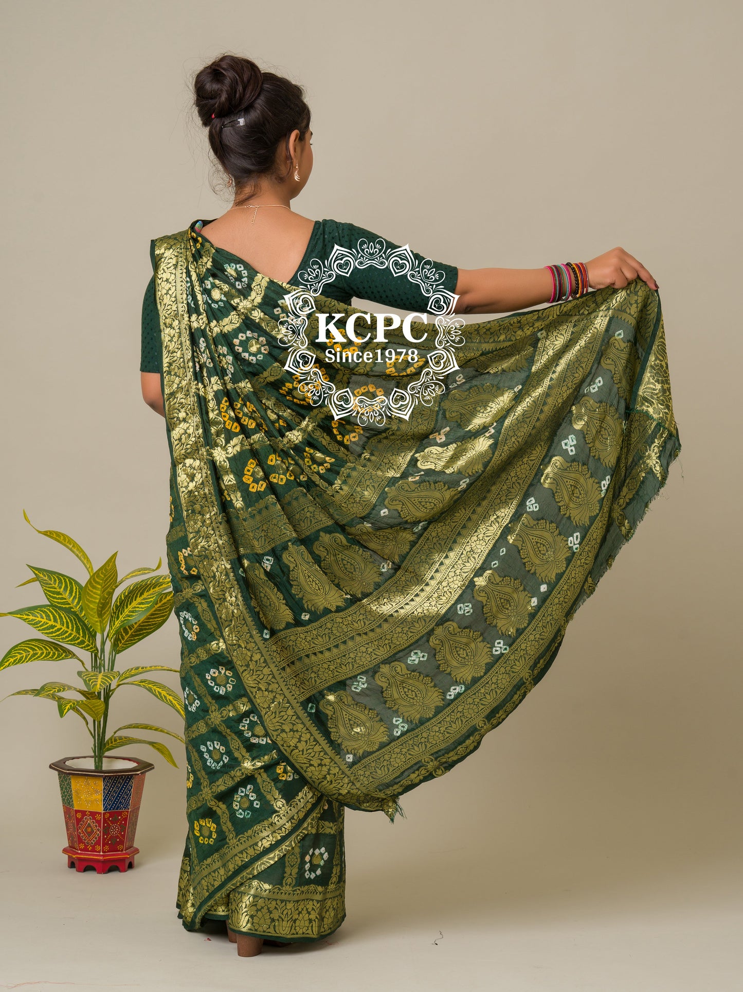 Bandhej silk gharchola Single coin saree