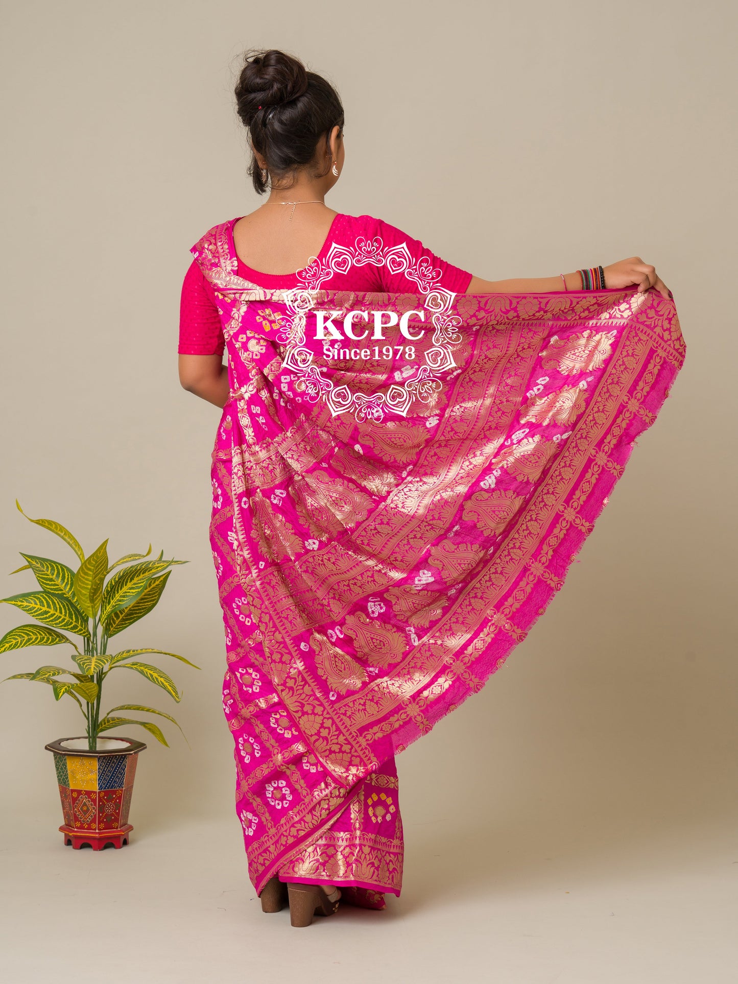 Bandhej silk gharchola Single coin saree