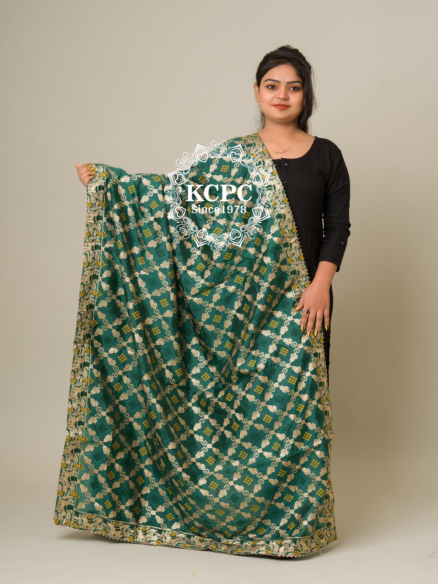 Banarasi bandhej upada gharchola dupatta