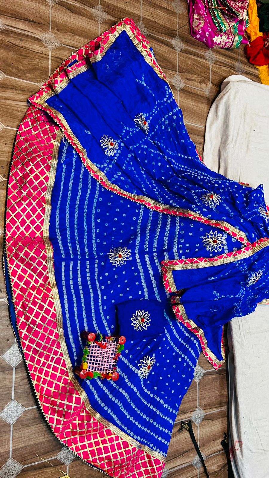 Traditional Jaipuri Beautiful Bandhni Gota Patti Work Lehenga Or Kml