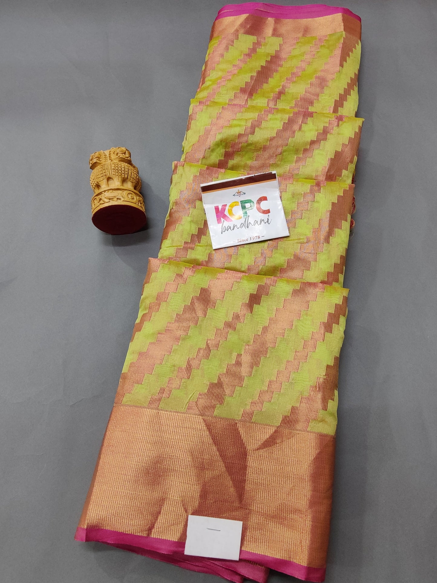 Pure Organza Silk Chit Palu Zari Weaving Saree