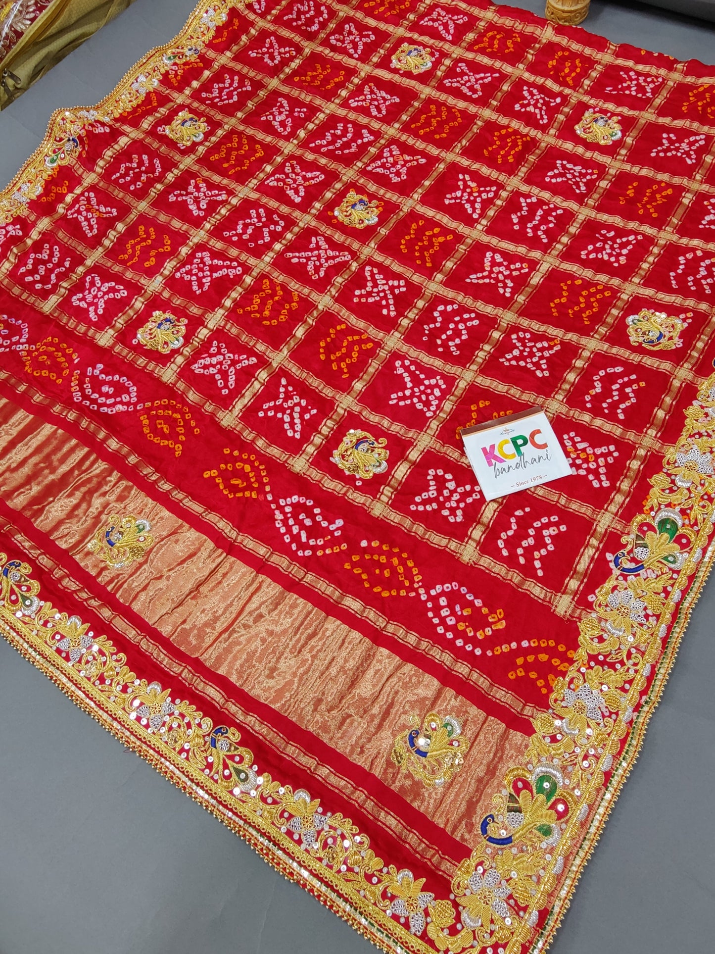 Mahajani Trending Pure Gaji Silk Bandhani Jardozi Work Ghatchola Chunri Pila Odhna in Aara Tari Handwork