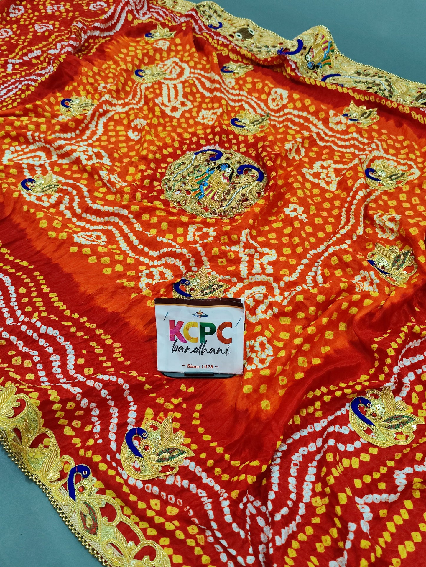 KcPc Gaji Silk Bandhej Marwadi Piliya Odhna with Kolkata Belbuti Work