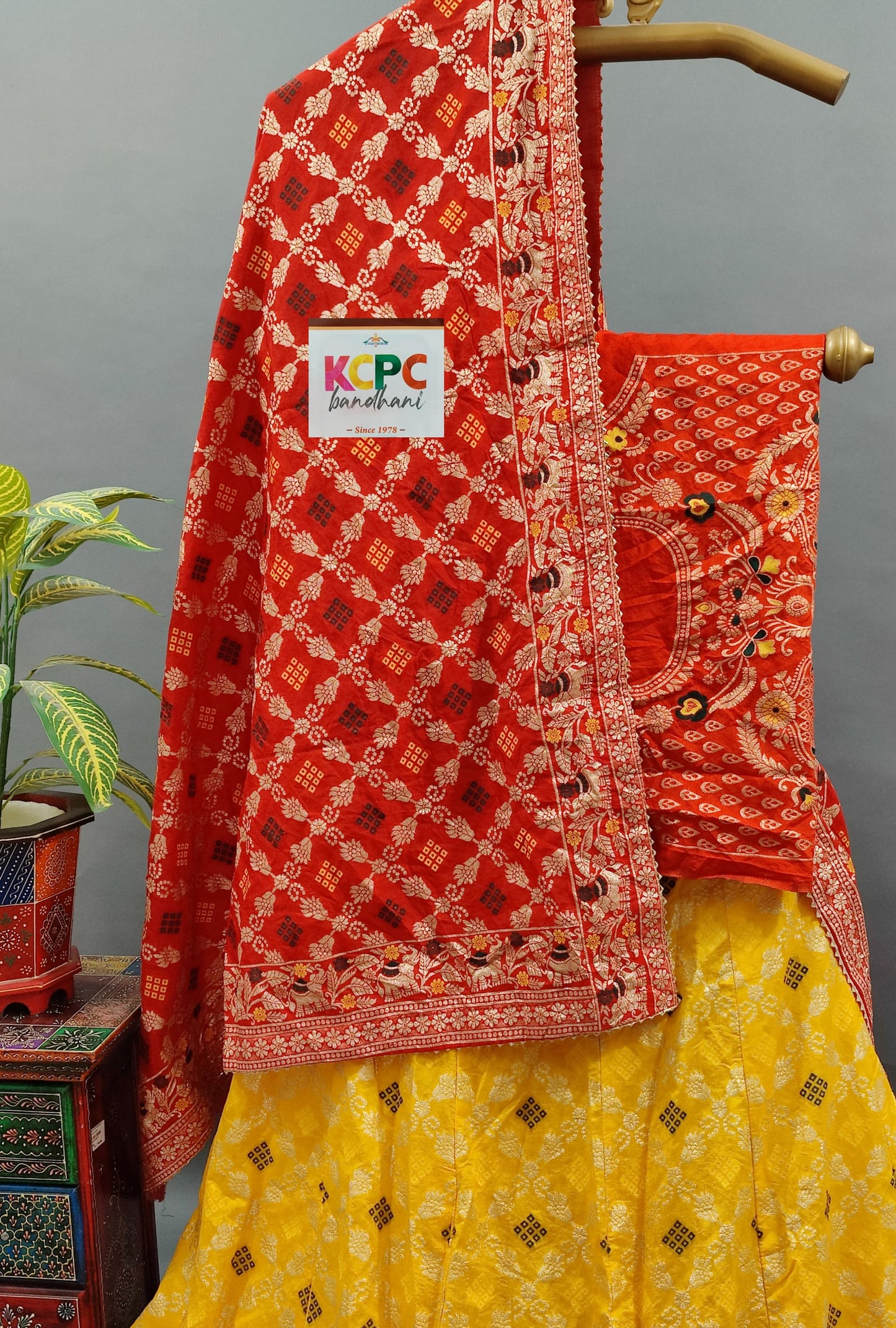 Pure Dola Russian Banarasi Meenakari Lehenga Dupatta Set, IR, bitu