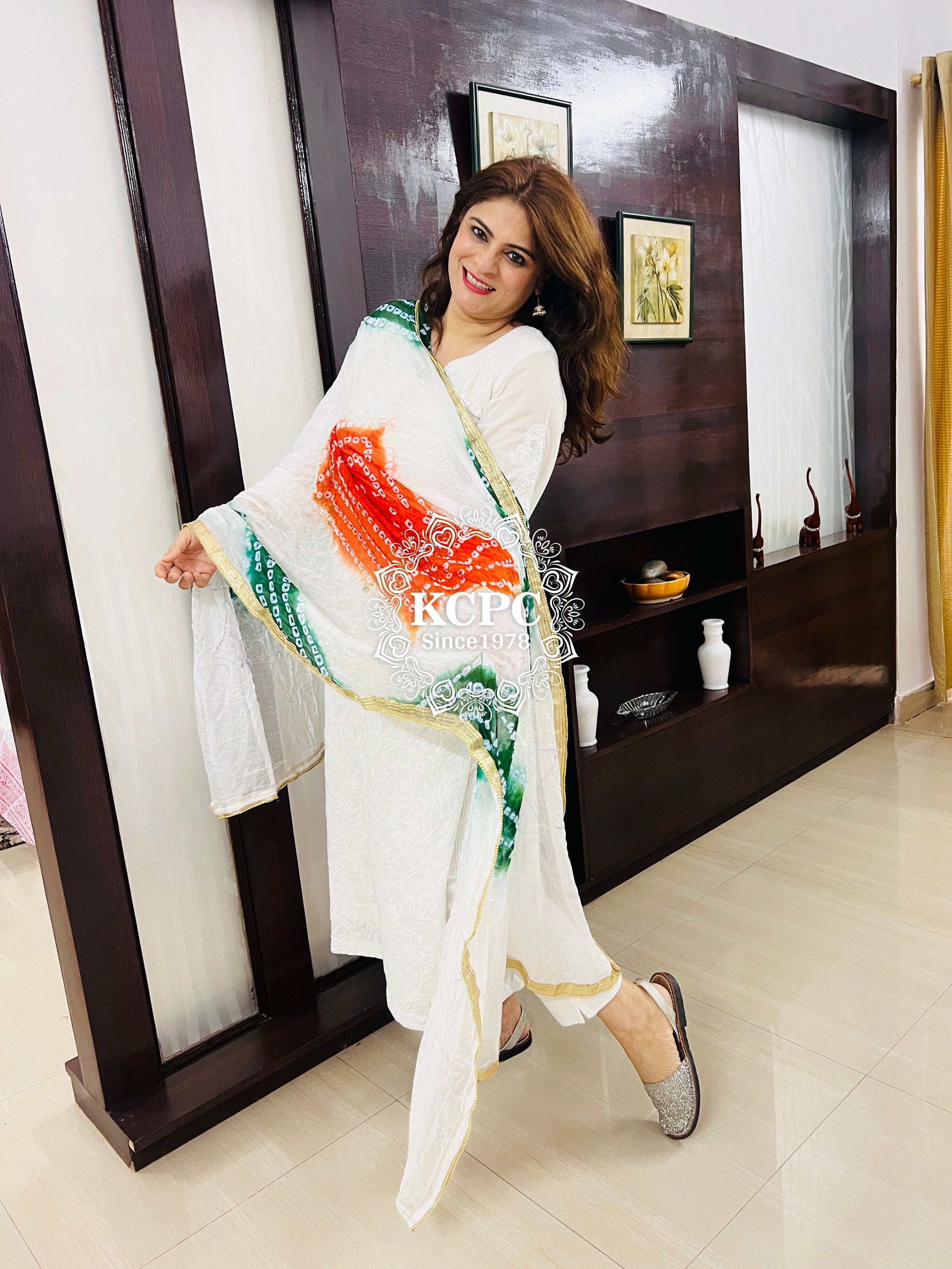 Tiranga Bandhej Dupatta Moti Lace