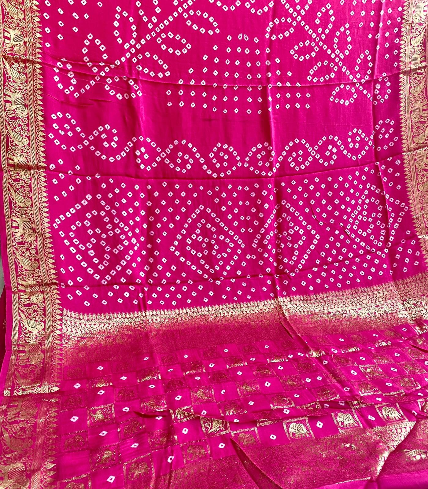 Art Silk With Zari Waving Rich Pallu
Awesome Heavy Zari Waving Border OR, VJT