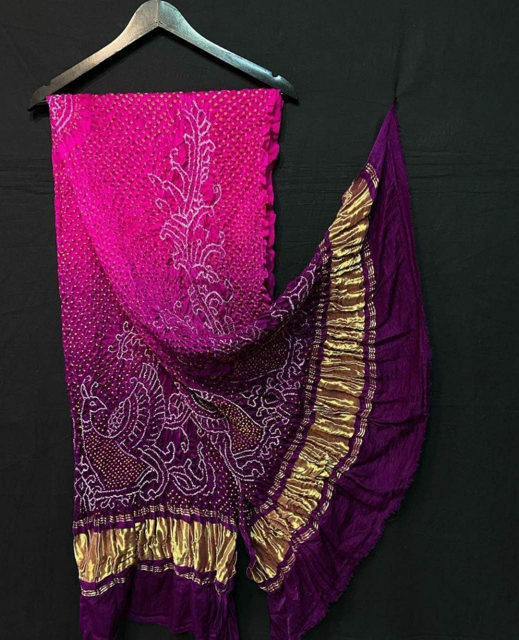 Pure Gaji Silk Bandhani Peacock Design Dupatta Pure Gaji Silk Bandhani Fabric
- Raidana Bandhej