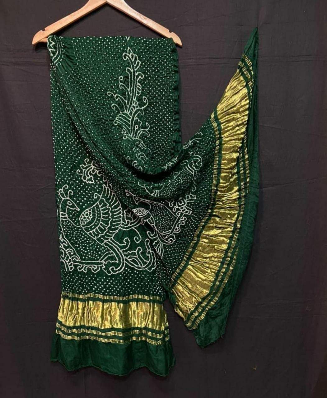 Pure Gaji Silk Bandhani Peacock Design Dupatta Pure Gaji Silk Bandhani Fabric
- Raidana Bandhej