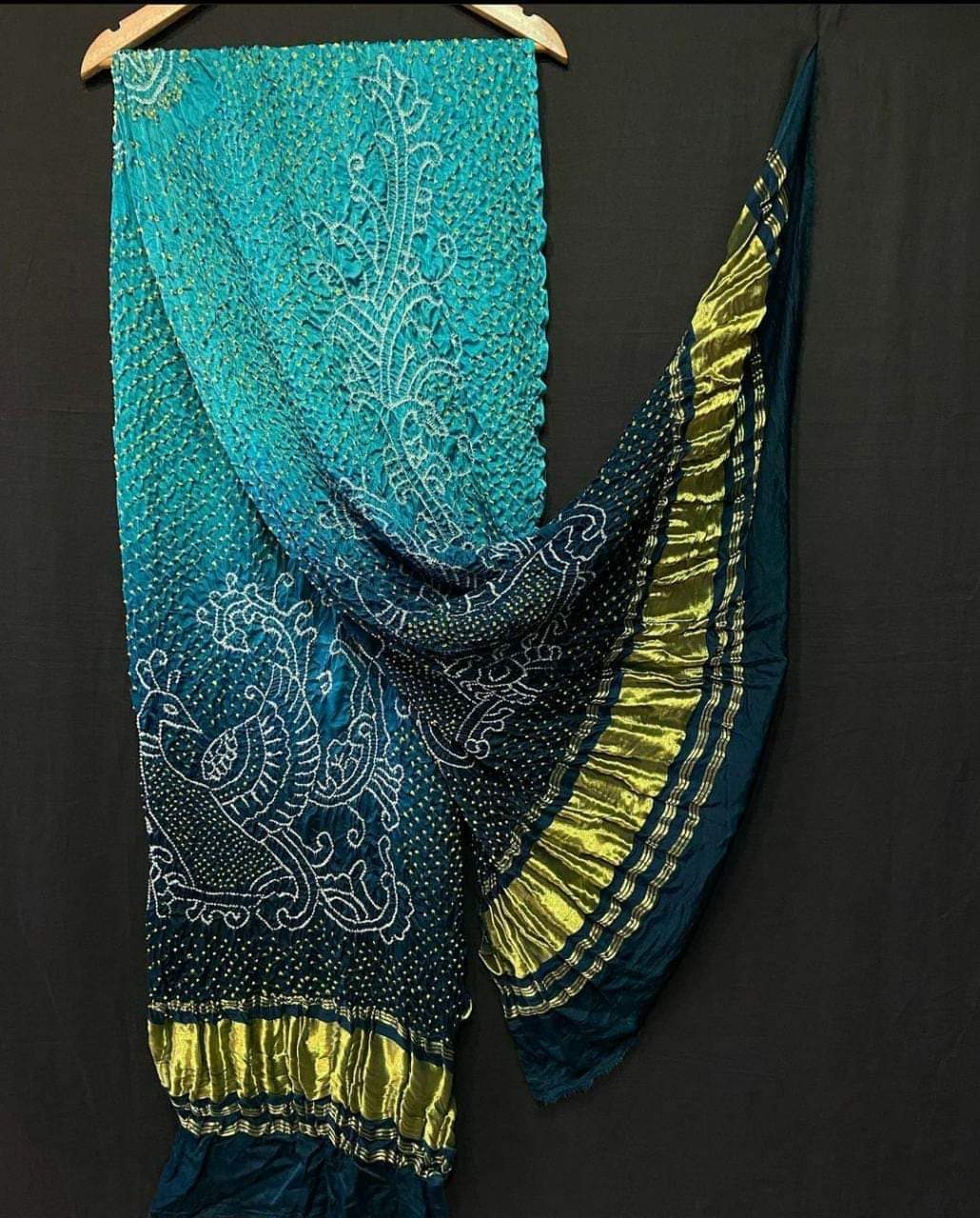 Pure Gaji Silk Bandhani Peacock Design Dupatta Pure Gaji Silk Bandhani Fabric
- Raidana Bandhej