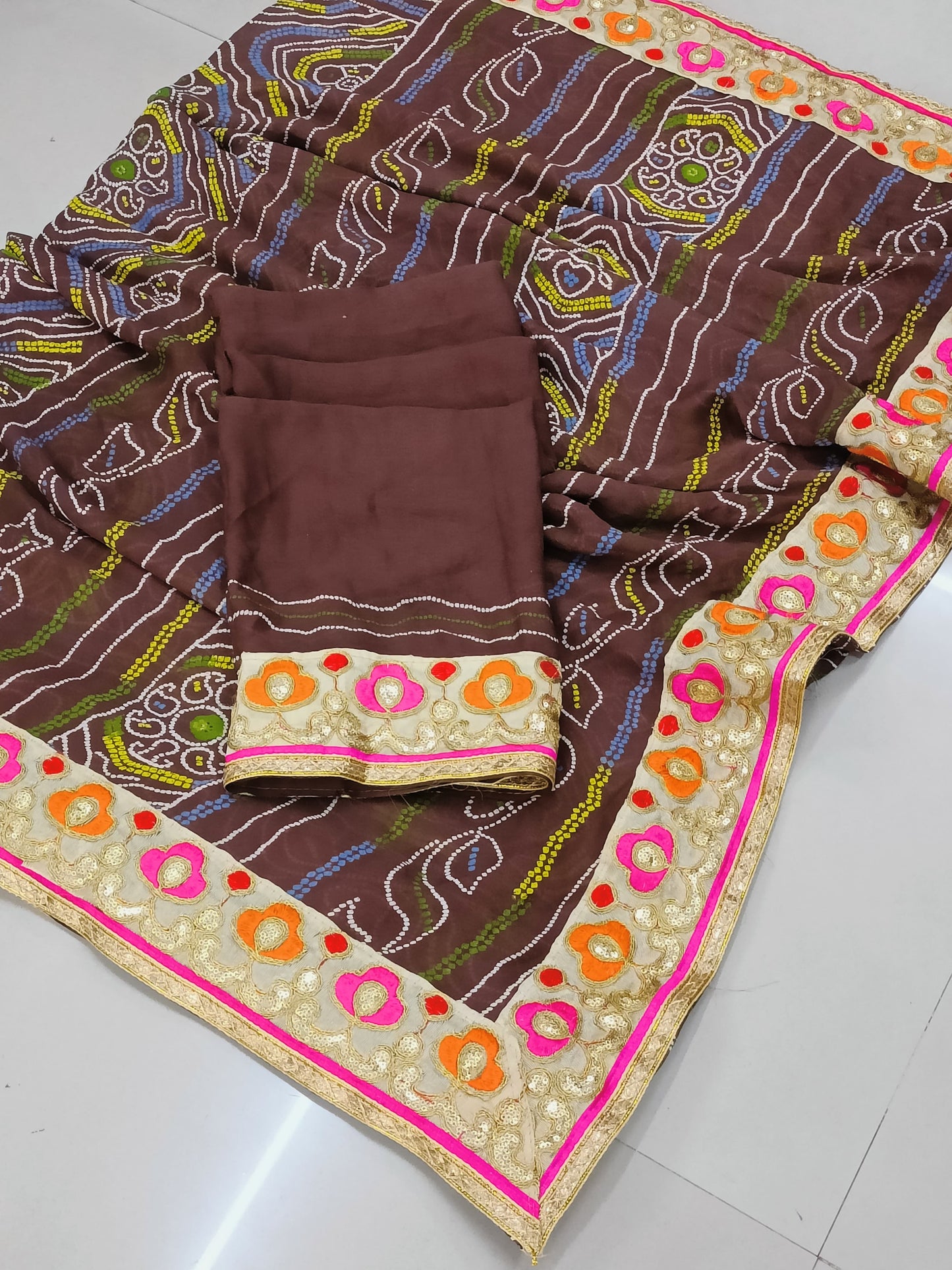 Chunari moss fabric of bandhej saree with latest design border