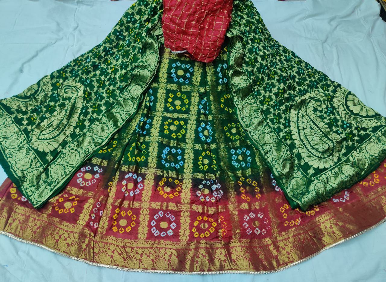 Bandhani Silk Ghatchola Rajasthani Latest Jaipuri Lehenga Chunni Set, Nr,  Kml at Rs 2099.00 | सिल्क लहंगा - Khatushyam Creations, Sikar | ID:  2850228407891