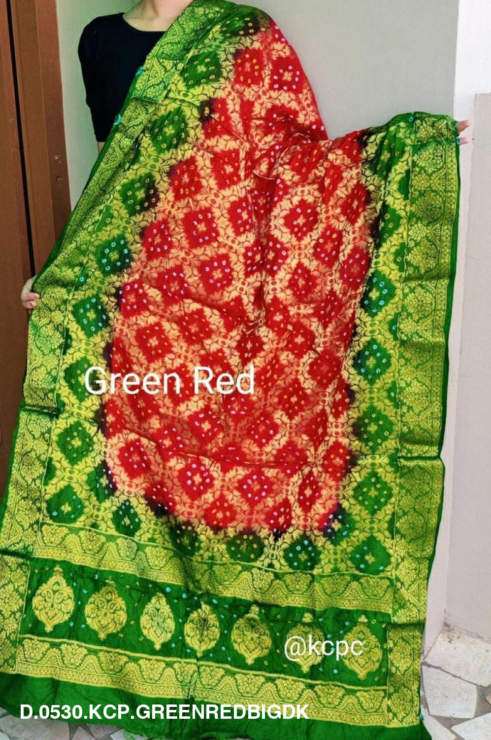 Banarasi Bandhej Gharchola Dupattas Or Kc Green Red Bigdk Dupatta