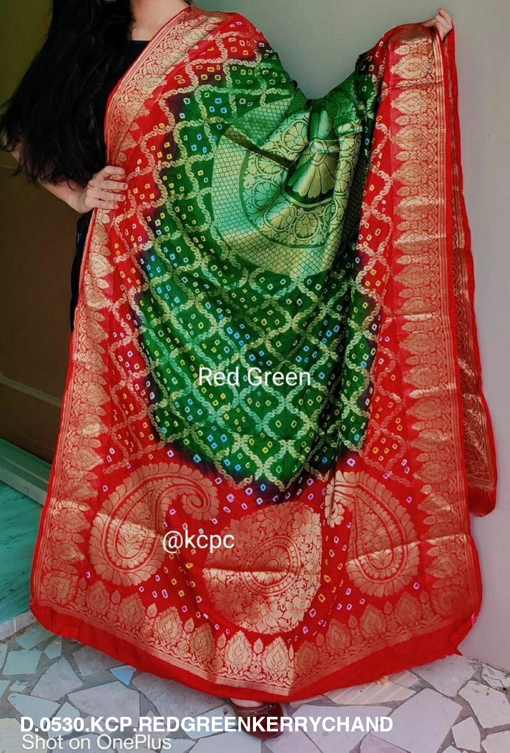 Banarasi Bandhej Gharchola Dupattas Or Kc Red Green Kerry Chand Dupatta